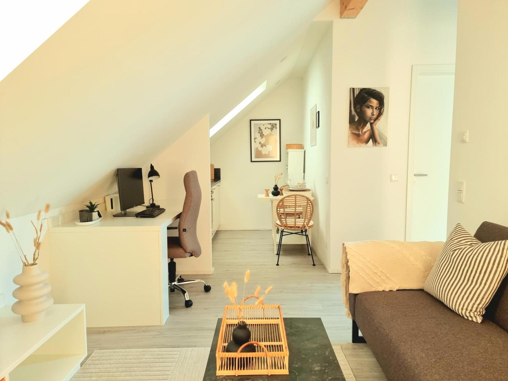 Homestay-Stylish, Zentral- Loft Apartment-Parking Інґольштадт Екстер'єр фото